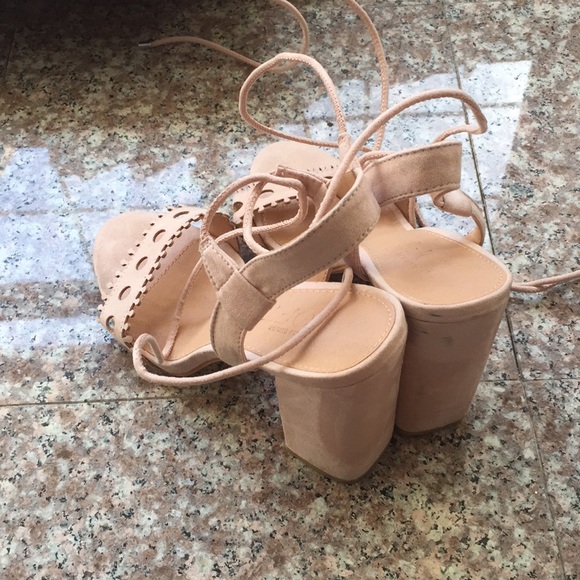 Loft Ann Taylor strappy heels - Picture 2 of 2